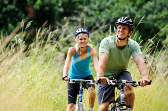 mountainbike couple outdoors